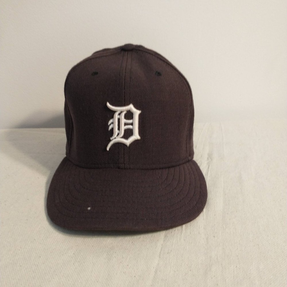 New Era 59Fifty Detroit Tigers Fitted Baseball Hat Size 7 1/2 Black White D Logo